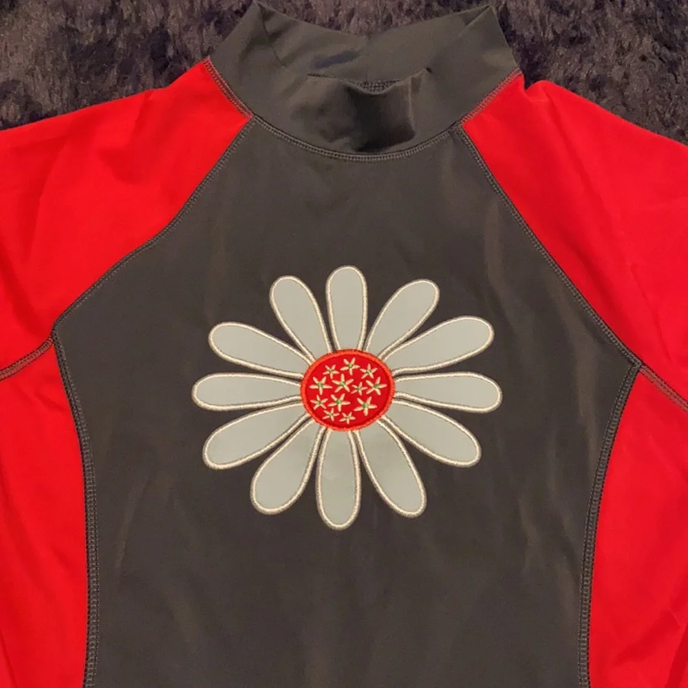 ~Land’s End~ Blue Flower Rashguard